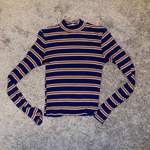 Long sleeve crop top